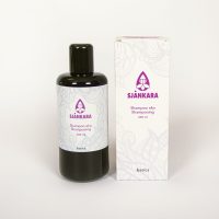 Vloeibare shampoo om dreadlocks mee te wassen. Deze natuurlijke shampoo is niet geparfumeerd en dus 100% geurvrij. Er kan eventueel tot 5% etherische olie aan de shampoo worden toegevoegd.